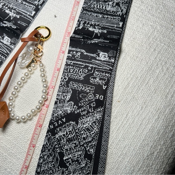 Paris Twilly Set & Dog Bag Charm - Picture 5 of 12